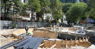BAYRAMPAŞA’DA PARKLAR BİR BİR YENİLENİYOR