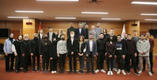 BAYRAMPAŞALI GENÇLER TOPLANDI