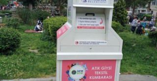 BAYRAMPAŞA’DA KIYAFETLER KUMBARADA BİRİKİYOR